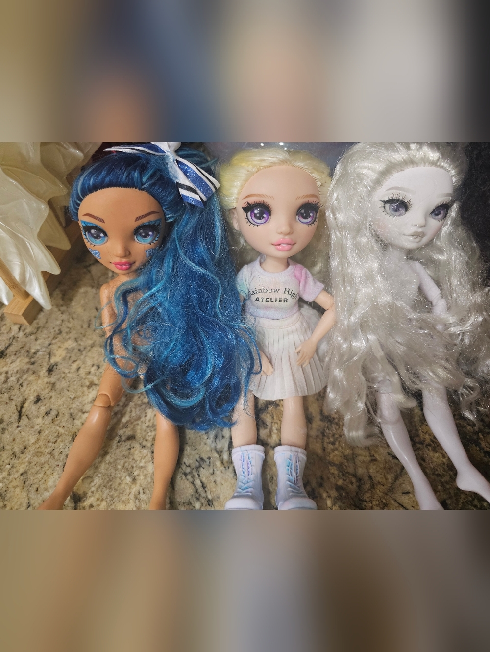 4 Dolls